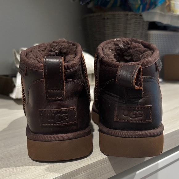 UGG Classic Ultra Mini Leather Boot - Picture 5 of 7